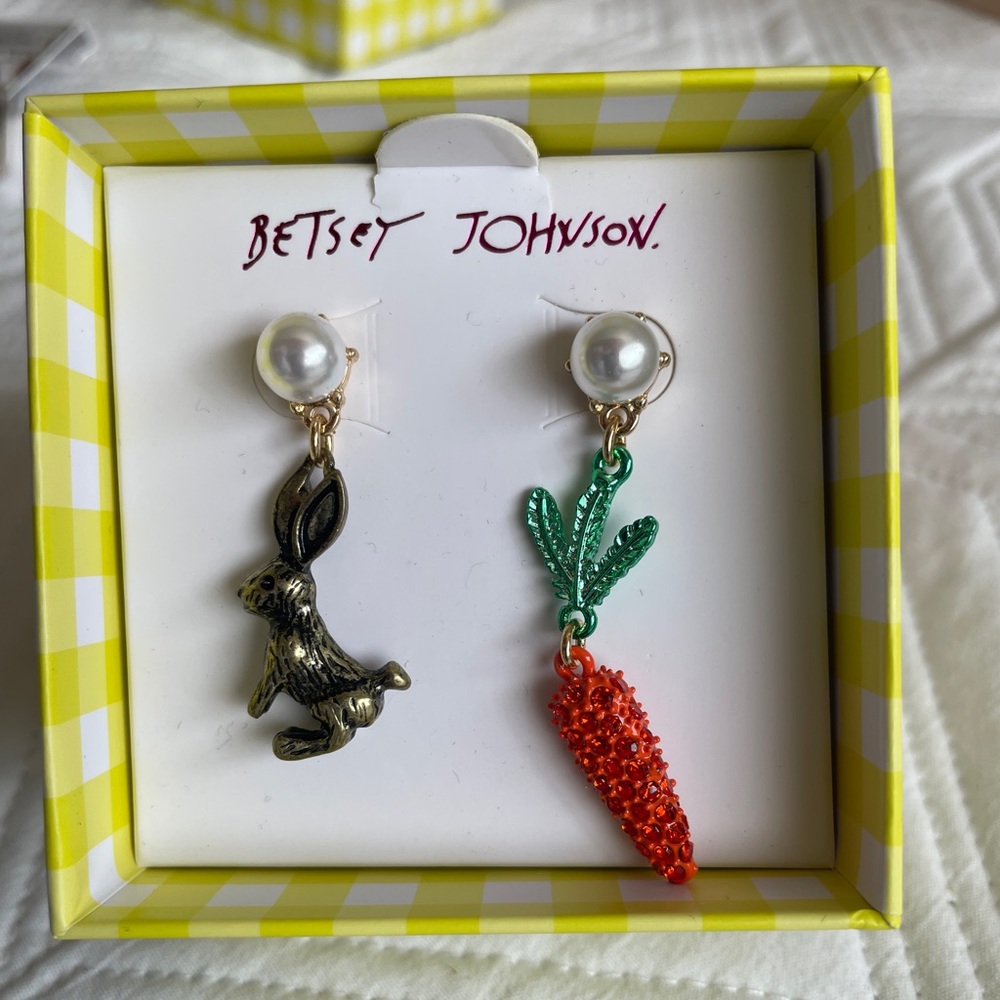Betsey Johnson Carrot Non-Matching Bunny Earrings